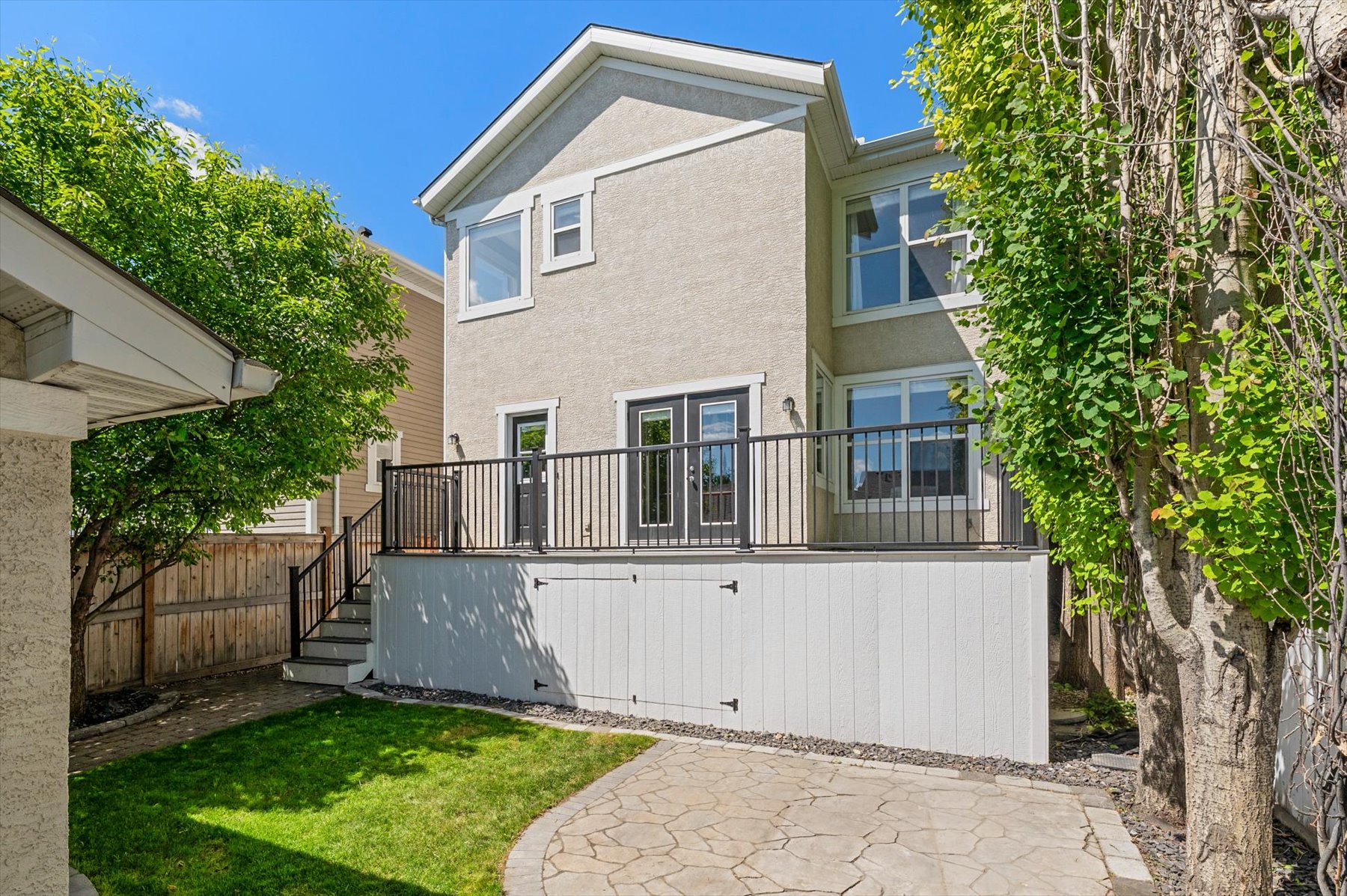 Rear elevation with private deck at 113 Ypres Green SW